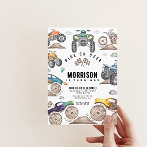 Peut inclure: Une invitation blanche avec une illustration color&eacute;e de camions monstres et le texte "Ride On Over Morrison is turning 5". L'invitation comprend les d&eacute;tails d'une f&ecirc;te d'anniversaire, y compris la date, l'heure, l'adresse et les informations RSVP.