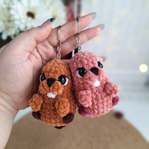 Wzór na szydełkowy brelok z bobrem: pluszowe zwierzątko amigurumi (wzór w formacie PDF) zdjęcie 6