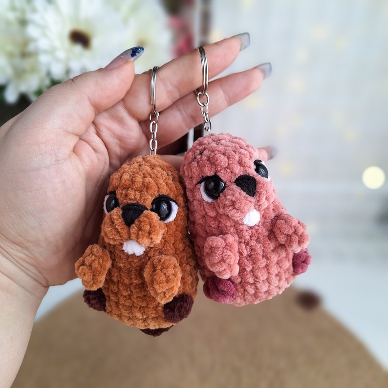 Wzór na szydełkowy brelok z bobrem: pluszowe zwierzątko amigurumi (wzór w formacie PDF) zdjęcie 6