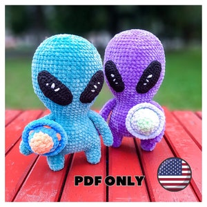 Crochet plush alien pattern, cute crochet toy pattern, crochet amigurumi pattern image 1