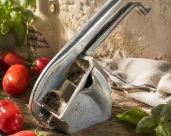 Vintage fruitpers, bessenpers, tomatenpers, handmatig keukengereedschap, Coco Made in Italy