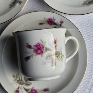 Vintage Porcelain Tea Set of 3 – Cups & Saucers – Romantic Rose Design – Gold Rim – Elegant Shabby Chic – 1960s