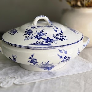 Antique 1920s Exquisite Vintage Boch Frères La Louvière Tureen, &quot;Grand Bouquet&quot; Pattern, Elegant Dining Room Decor, Art Nouveau, Mid century