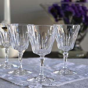 Set of 4 Cristal d’Arques France Wine Glasses – 24% Lead Crystal – Vintage French Elegance, 12cm Tall