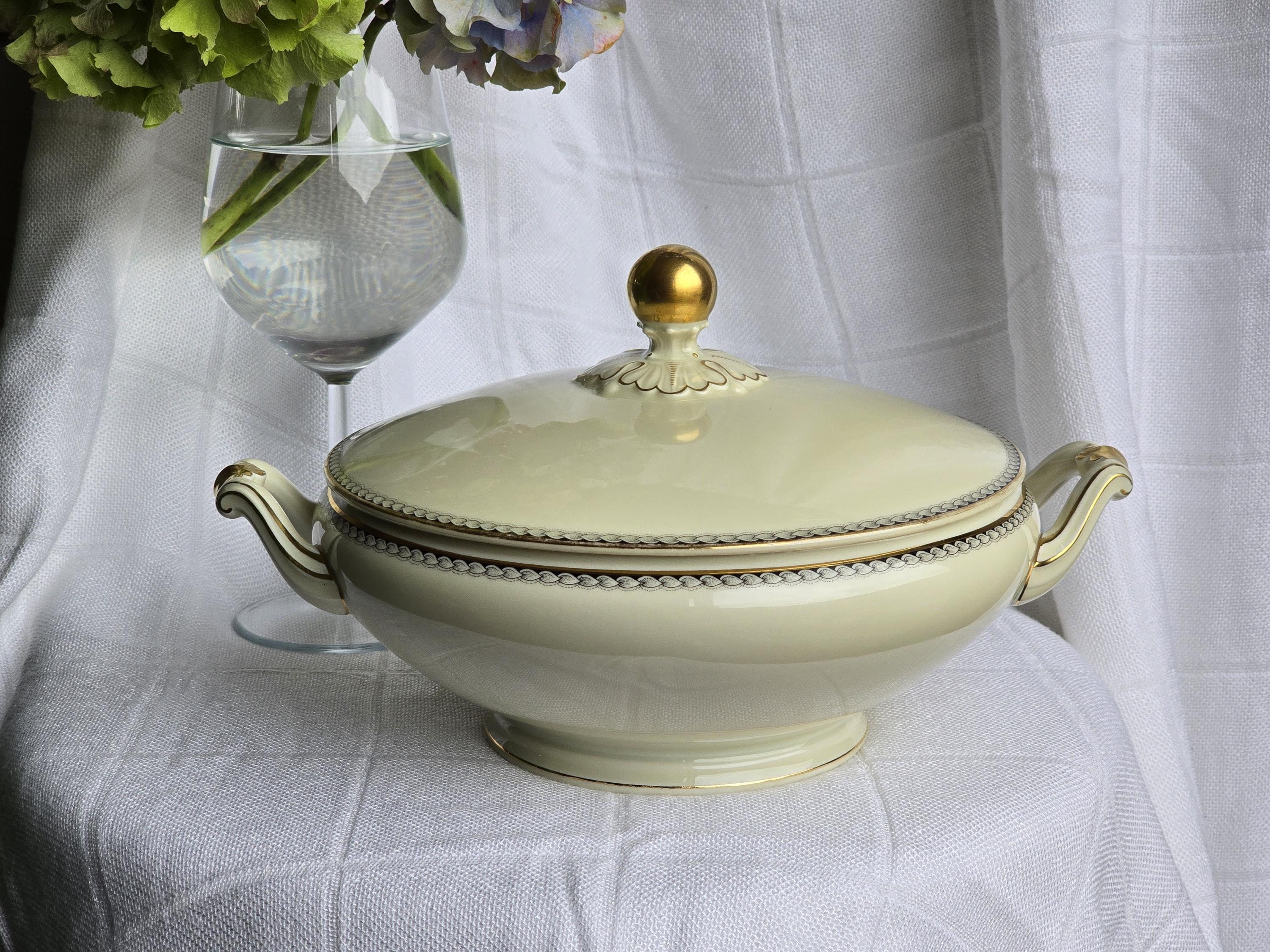 Sold Price: A Gold Gilted Royal Bavarian Hutschenreuther Selb Bavaria Sold Price: A Gold Gilted Royal Bavarian Hutschenreuther Selb Bavaria