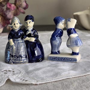 ヴィンテージ　Delfts Couple Dish ５枚組　Bluewhite Vintage Delft Blue Dutch Couple Figurines – Hand-painted Holland