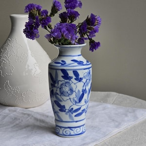 Antique Chinese Porcelain Vase – Early 20th Century – Blue Floral Hand-Painted – Collectible Asian Vase – 12 cm – Hairline Cracks