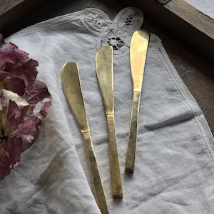 Vintage Dessert Knives, Gold Tone, Set of3, Nickel-Bronze Dessert Flatware Knives, Gold Finish, Vintage Knives, Shabby chic, 1960s MCM