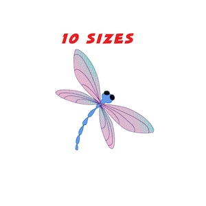 Può includere: Una libellula blu e rosa con occhi neri. La libellula è in volo con le ali spiegate. Il testo "10 SIZES" è sopra la libellula.