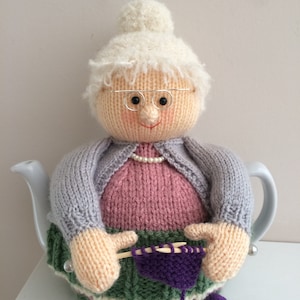 Tea cosy Knitting pattern. Printed and posted. Knitting Nana tea cosy to fit 6 cup teapot.  Pattern printed and posted to you.