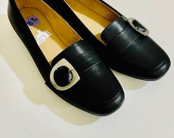 New Black Naturalizer women flat shoes