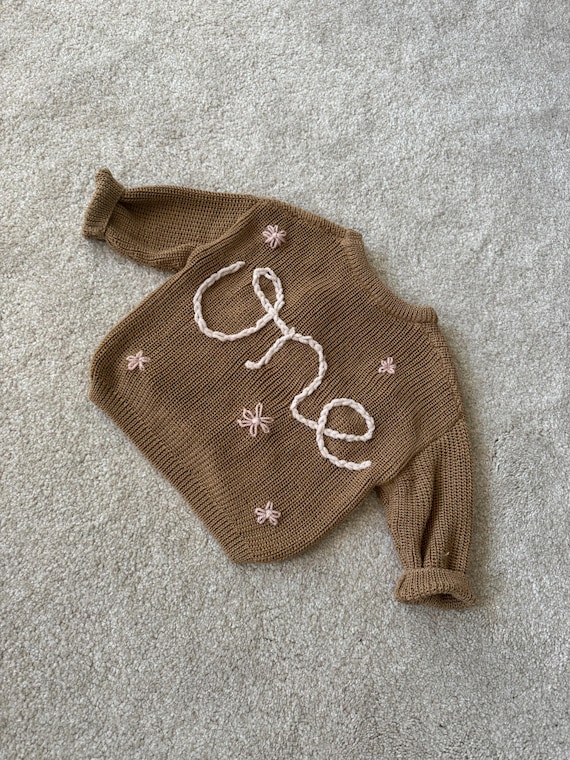 Chunky knit hand embroidered personalised sweater, knitted name or age Any text hand Super cute autumn knitwear