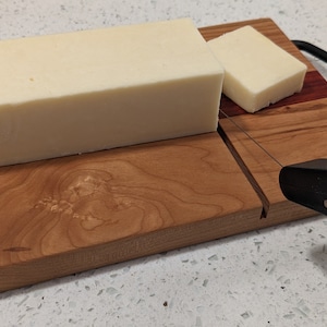 Handgemachtes Käse-Schneidebrett