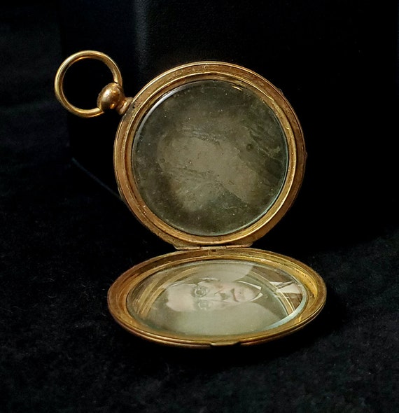 Antique Victorian HUGE Gold Filled Locket with Da… - image 5