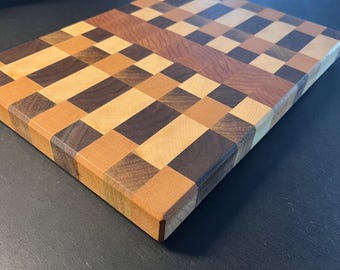 Cutting board made of beech, black walnut & cherry - end grain 24x35x3 cm