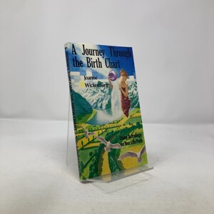Un viaje a través de la carta natal de Joanne Wickenburg PB Primera edición Rústica Como nuevo 1985 311492