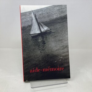 aide-mémoire by Harvey Benge PB Paperback 1st First LN Like New 2000  168650
