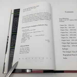 An Actor and His Time by John Gielgud HC First Edition Hardcover Like New 1997 303527