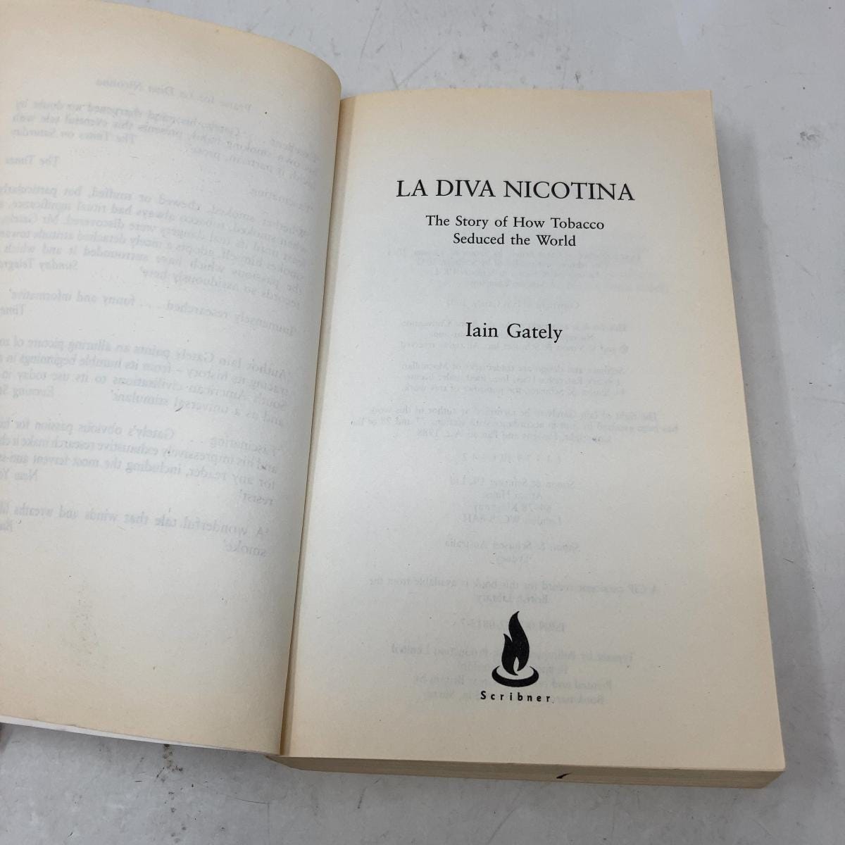 LA Diva Nicotina by Iain Gately PB First Thus Paperback Very Good 2001  326676