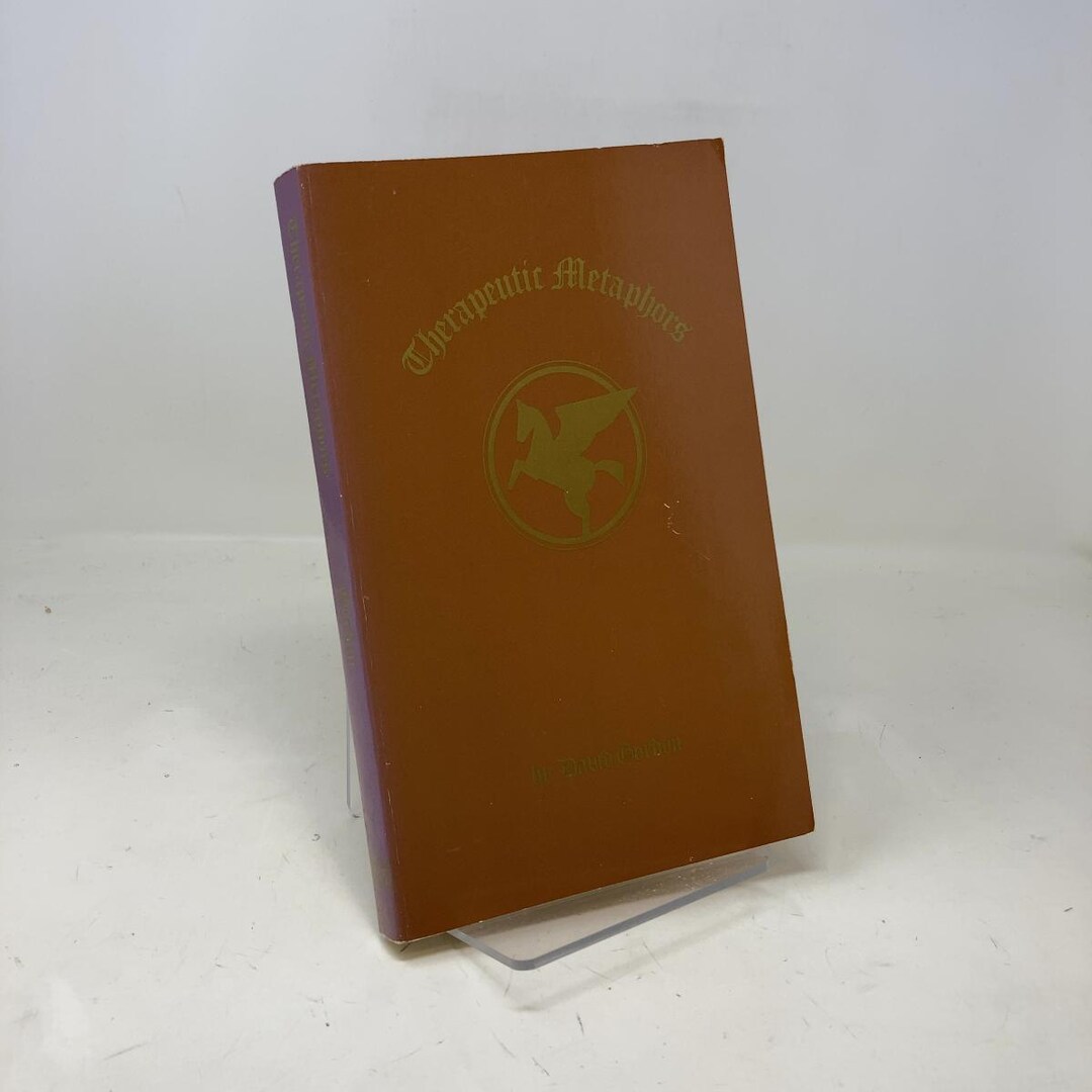 希少　Therapeutic phors by David Gordon Therapeutic Metaphors by David Gordon PB First Edition Paperback