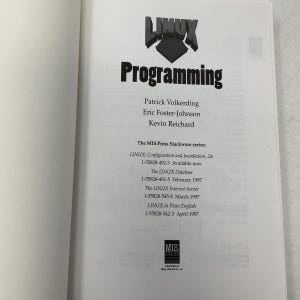 LINUX Programming (Mis Press Slackware Series) by Volkerding, Patrick PB First Edition Paperback Like New 1996 556430 image 3