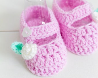 Crochet Baby Booties Pattern, Crochet Mary Jane Shoes Pattern by Maisie and Ruth | *Instant Download* | **PATTERN ONLY**