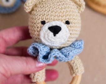 Wzór na grzechotkę dla dziecka na szydełku, miś amigurumi (wzór w formacie PDF + samouczek wideo)