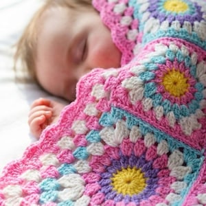 Crochet Baby Blanket Pattern | PDF + Video Tutorial | Easy Sunburst Granny Square | Baby Shower Gift image 5