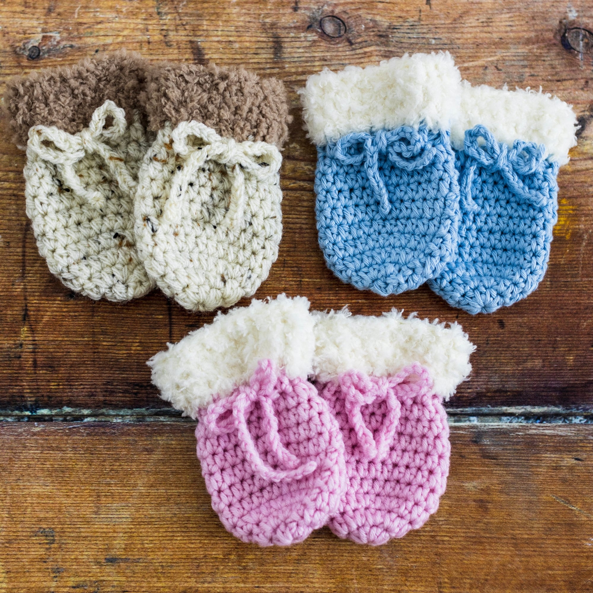39 Crochet Mittens with Ornaments, Fingerless Mitts, and Baby Sets 18 Crochet Baby Mittens Pattern (with Fur Trim)