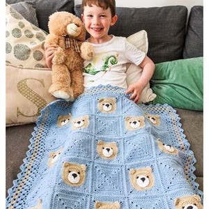 Cozy crochet baby blanket teddy motif