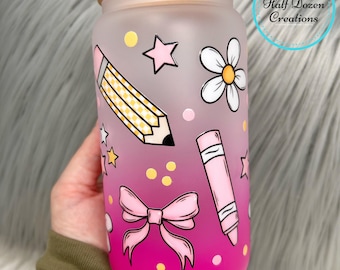 Vaso de vidrio Libbey de 16 oz con diseño de lazo rosa para maestra