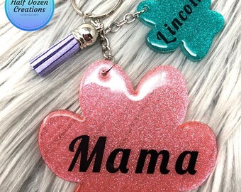 Llavero personalizado con forma de pata de oso, nombres de familia personalizados