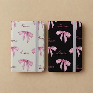Étui à passeport personnalisé avec nœud rose et étui à passeport pour femme avec bande élastique
