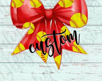 Pode incluir: Laço vermelho e amarelo de softball com a palavra "custom" escrita em preto. O laço é feito de um tecido vermelho com desenhos de softball amarelos.