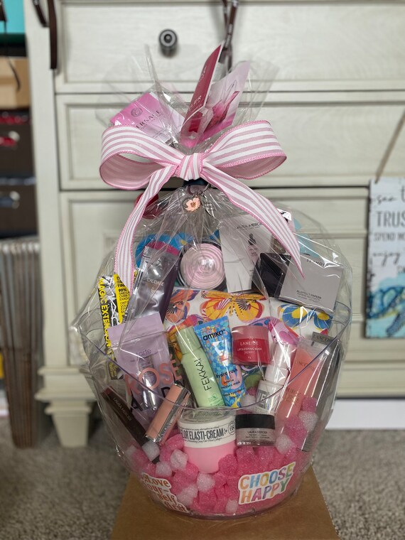 Lady's Valentine's Gift Basket