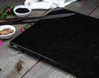 Tagliere in granito, tagliere in pietra naturale nera | Piatto fatto a mano, lucido Nero Assoluto | Regalo di lusso per matrimonio, inaugurazione della casa, cucina