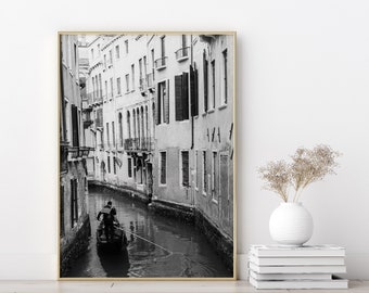 Printable, Gondolier on the Venice Canals, Black and White, Venice, Italy, Digital Download, Europe, Wall Art, Home Decor