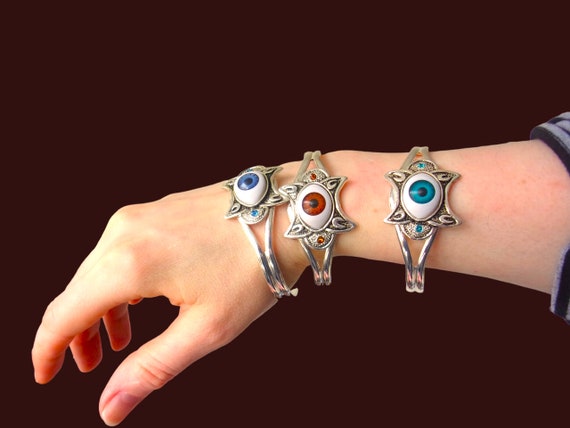 Eye-Catching Eyeball Bangle - Adjustable Unisex C… - image 7