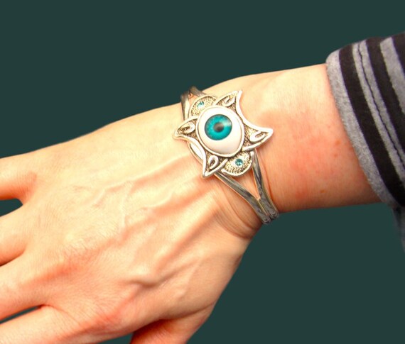 Eye-Catching Eyeball Bangle - Adjustable Unisex C… - image 4