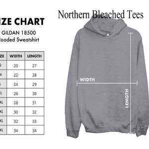 Puede incluir: Un juego de tres tazas de cer&aacute;mica con un esmalte moteado de color crema. Cada taza presenta un dise&ntilde;o pintado a mano diferente: una hoja azul y verde, un sol amarillo y una flor rosa. Las tazas tienen un dise&ntilde;o simple y moderno.