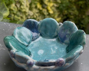 Sea Heart - Elemental bowl made of clay, hand-formed and glazed, unique with pearl shine, ideal for crystals, rituals & altars, shades of blue, turquoise