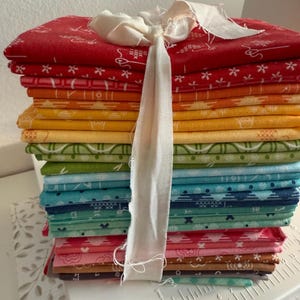 31-delade Bee Basics Fat Quarters av Lori Holt (2017)