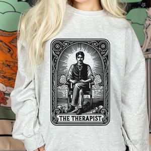 Die Therapeut-Tarot-Karte, Therapeut-Tarot, Psychotheraphy-Geschenke, Therapeut-Mama-Geschenke, Tarot-Shirts für Männer, kundenspezifischer Tarotdruck, KI erstellt