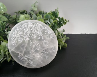 Placa de carga de cristal de selenita - Grabado del árbol de la vida 12 cm