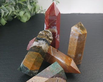 Generador de torre de cristal Druzy de jaspe oceánico colorido