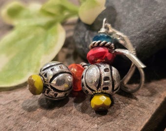 Orecchini con chiusura a leva in argento e corallo thailandesi; orecchini pendenti Boho