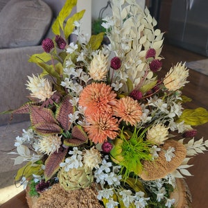 Table arrangement,  Minimalist decor, centerpiece,home decor,floral arrangement