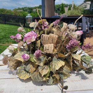 Lavender Rose Centerpiece: Burlap Ribbon Table Arrangement