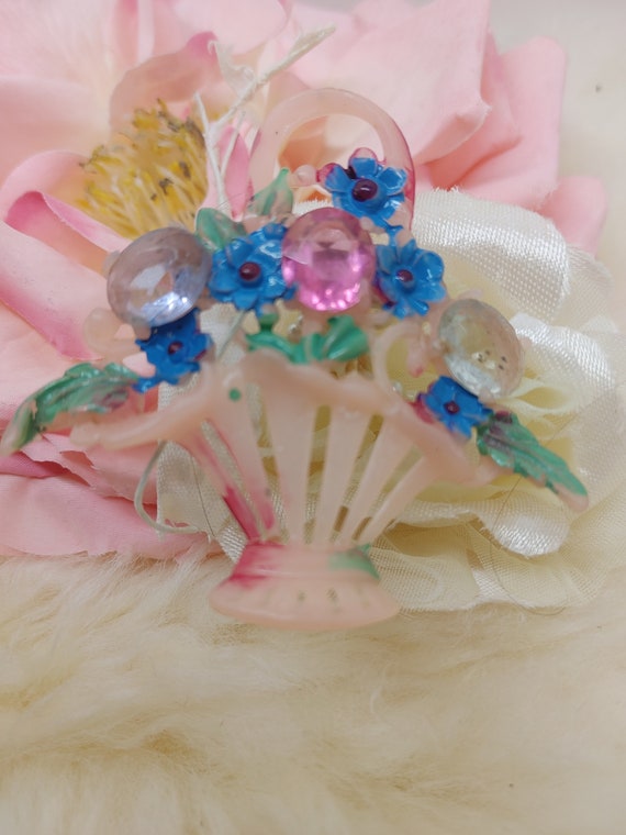 Beautiful Early Plastic Flower Basket With Stones