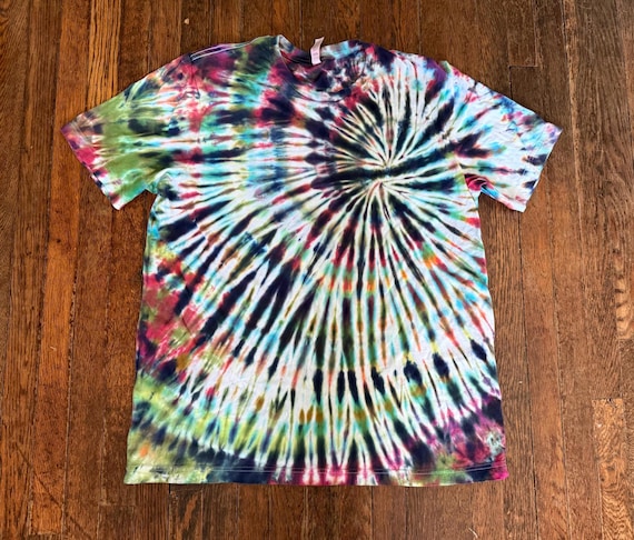 Camiseta tie-dye espiral negra, arcoíris invertido, ropa hippie